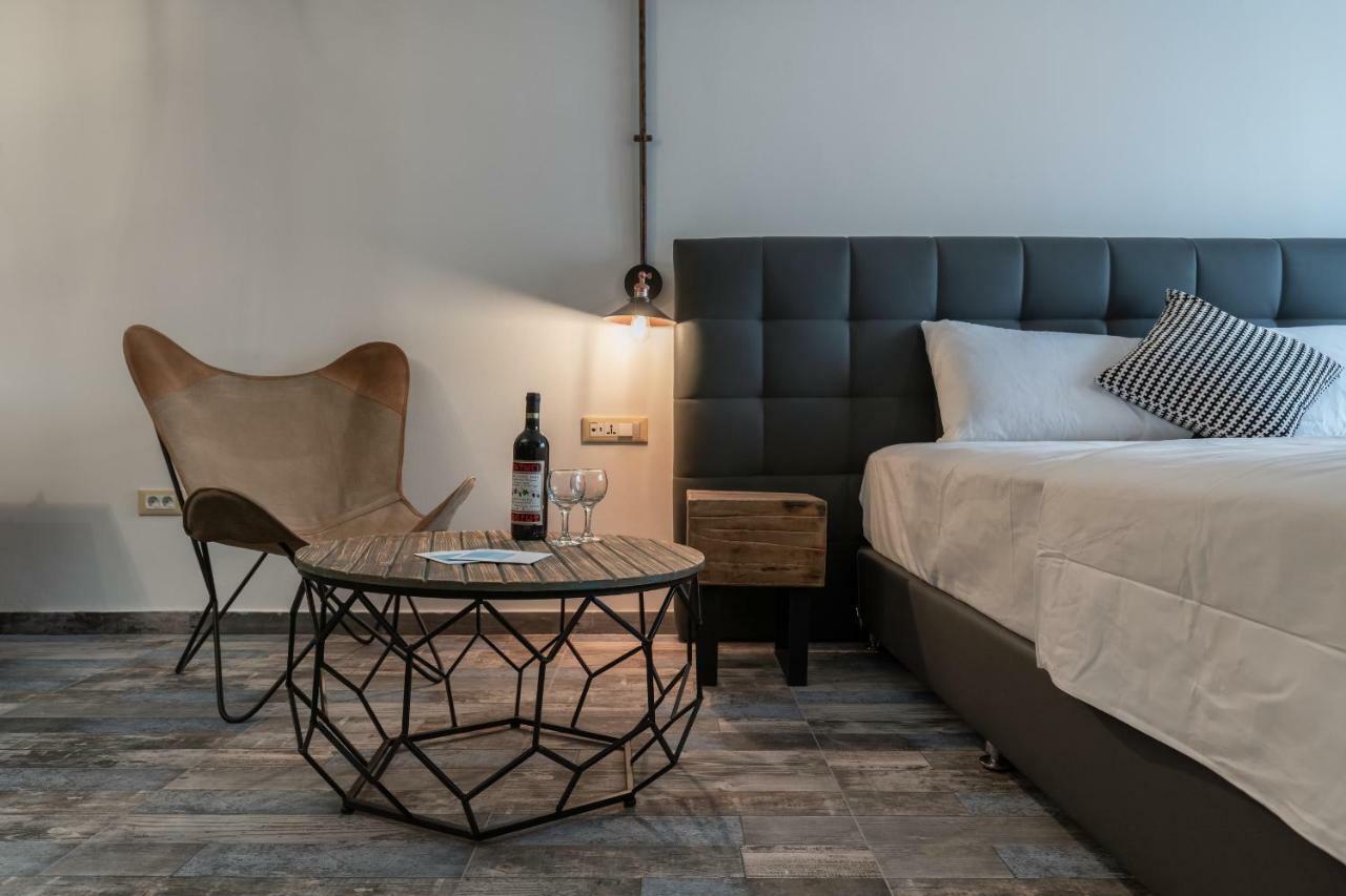 Superb Industrial Style Lodge Heart Of Афины Экстерьер фото