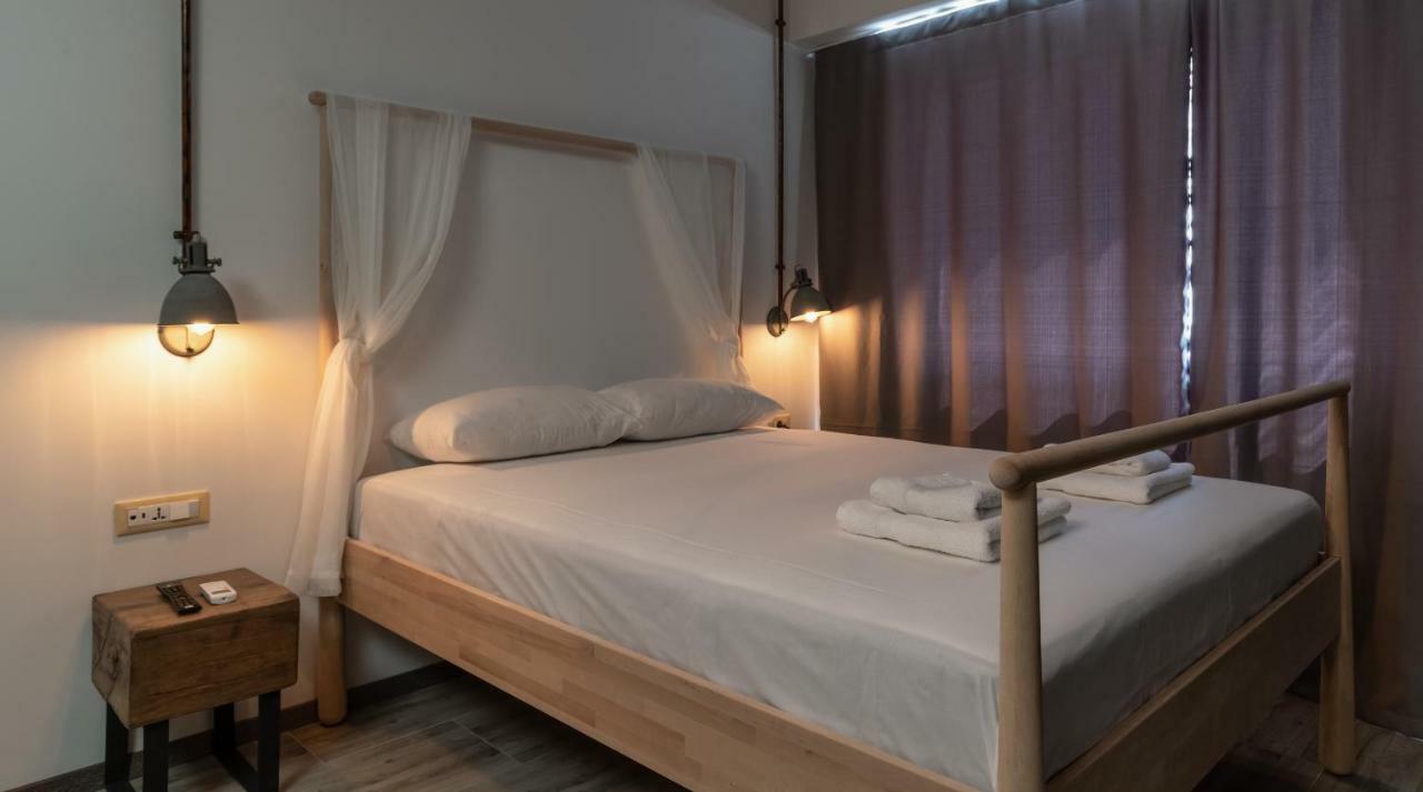 Superb Industrial Style Lodge Heart Of Афины Экстерьер фото