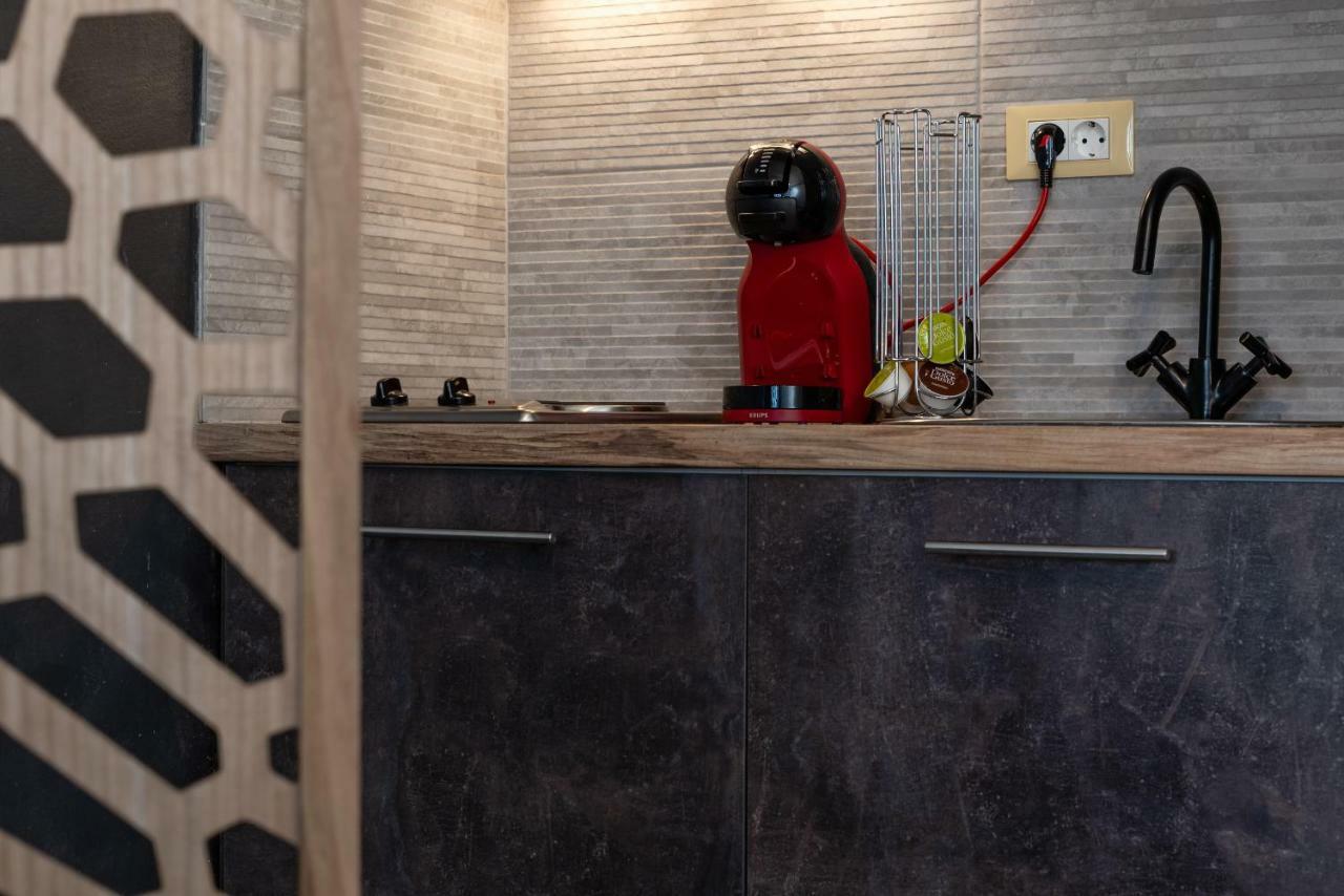 Superb Industrial Style Lodge Heart Of Афины Экстерьер фото